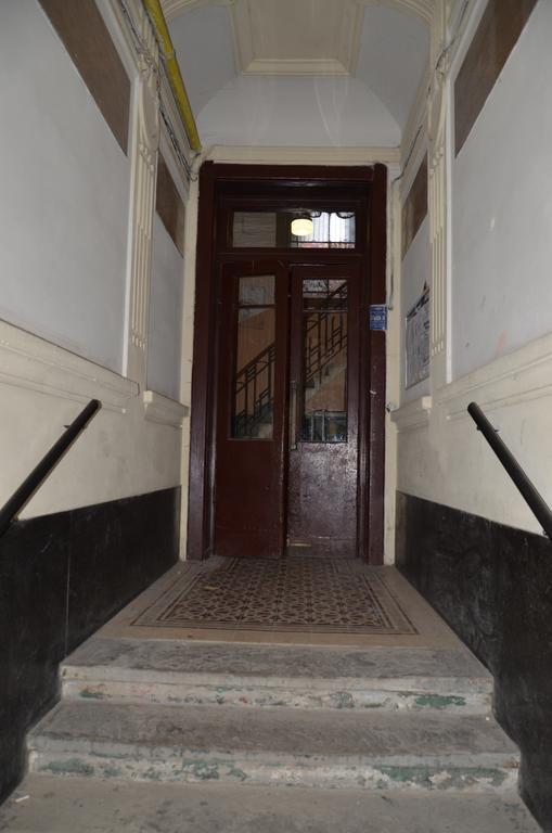Apartment Viatores Lviv Exteriör bild